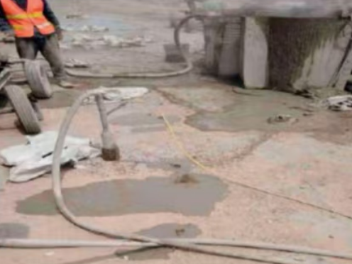 贾汪水泥混凝土路面板底注浆技术 路面脱空注浆整治方案